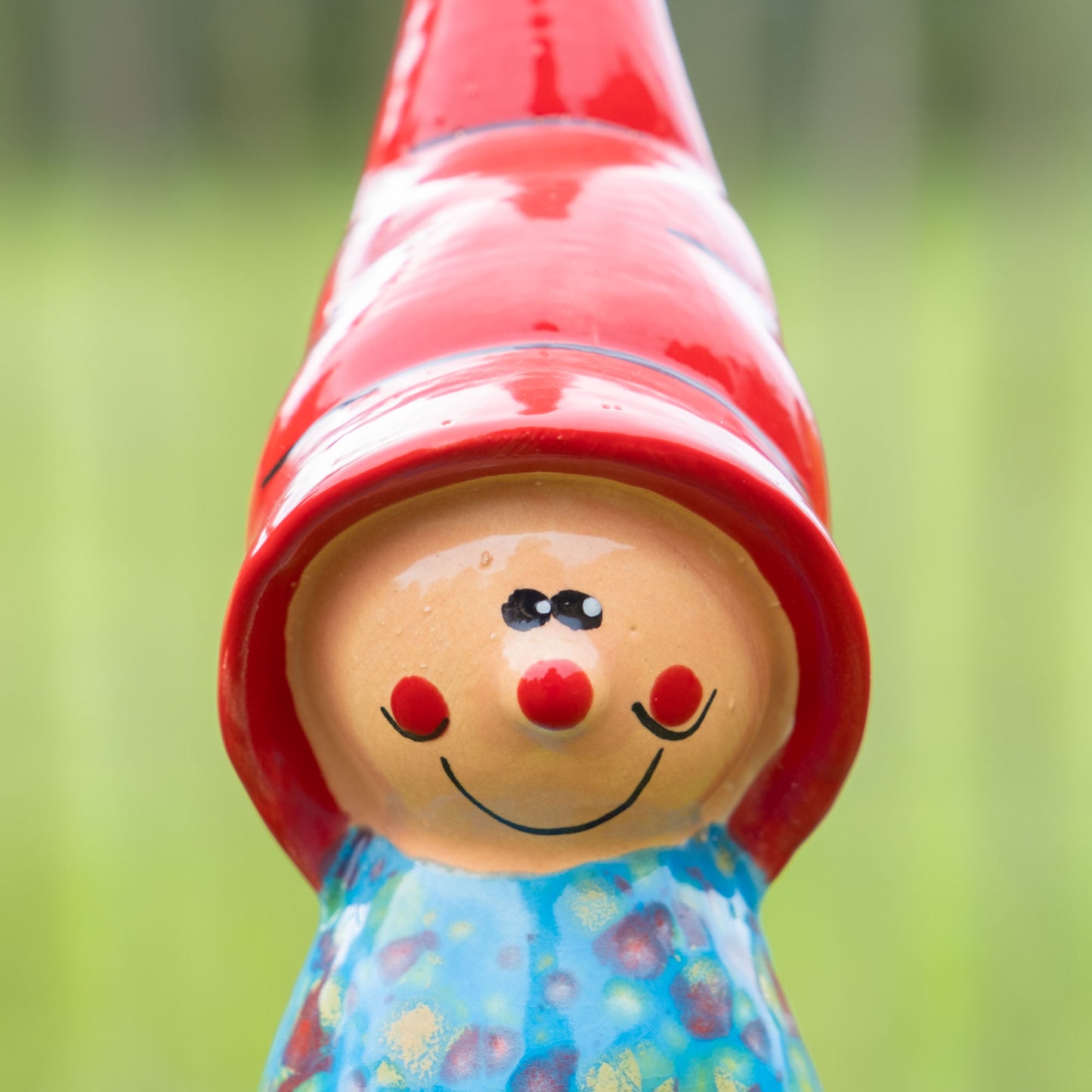 Tangoo Keramik Wichtel in blau mit bunten Effekten / Gartenstecker