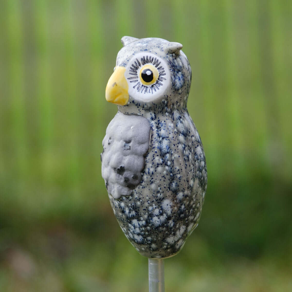 Keramik Eule für den Garten, klein grau