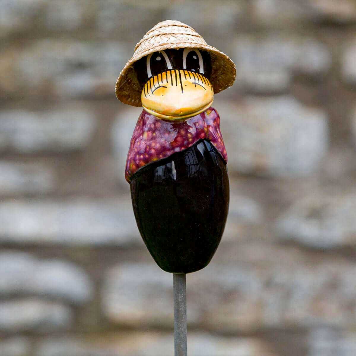 Keramik Rabe klein weinrotes Halstuch für den Garten