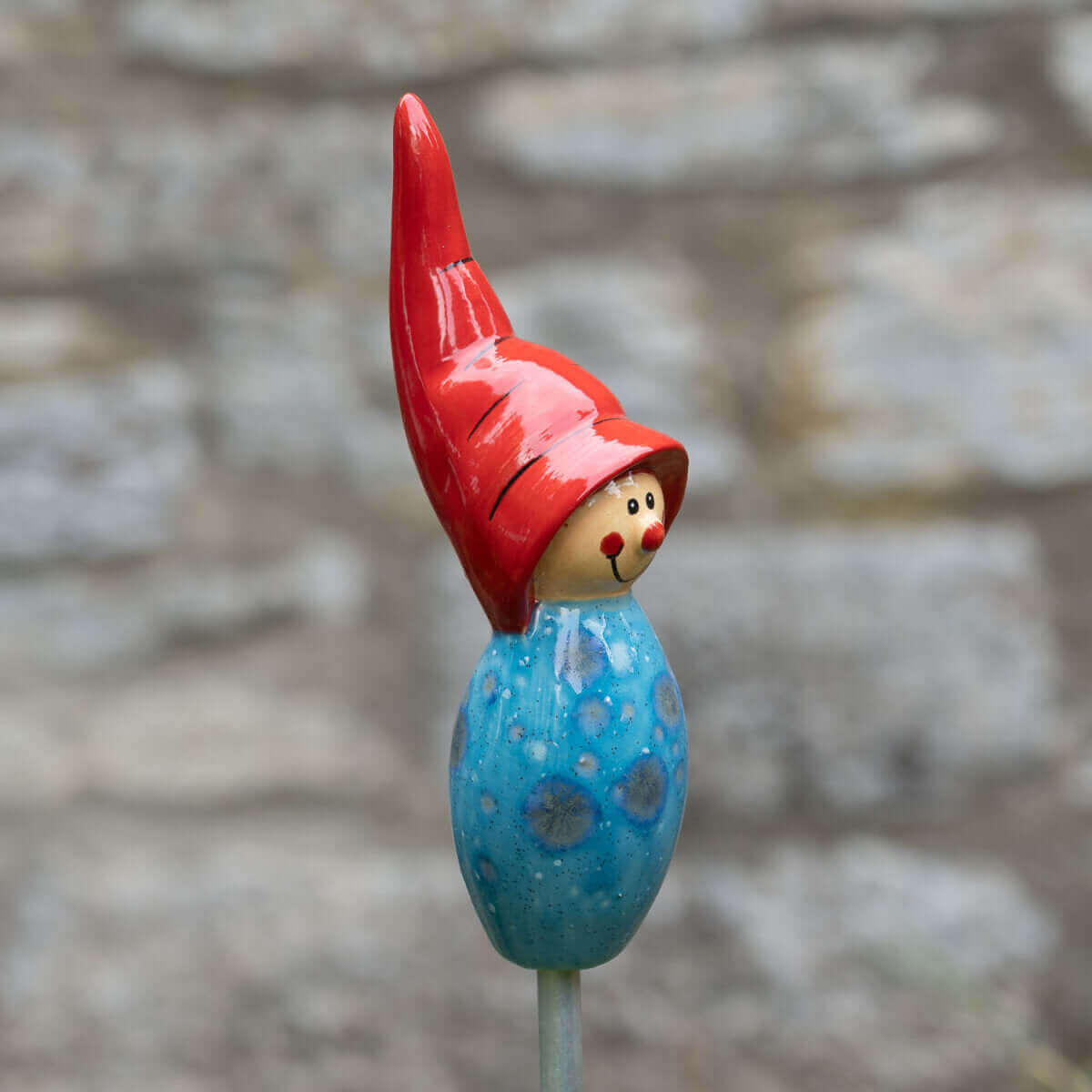 Tangoo Keramik Wichtel in hellblau / Gartenstecker