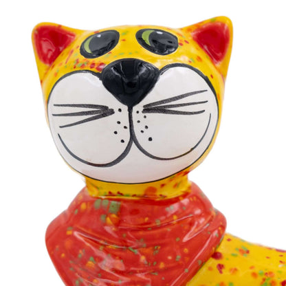Tangoo Keramik Katze sitzend gelb mit rotem Tuch