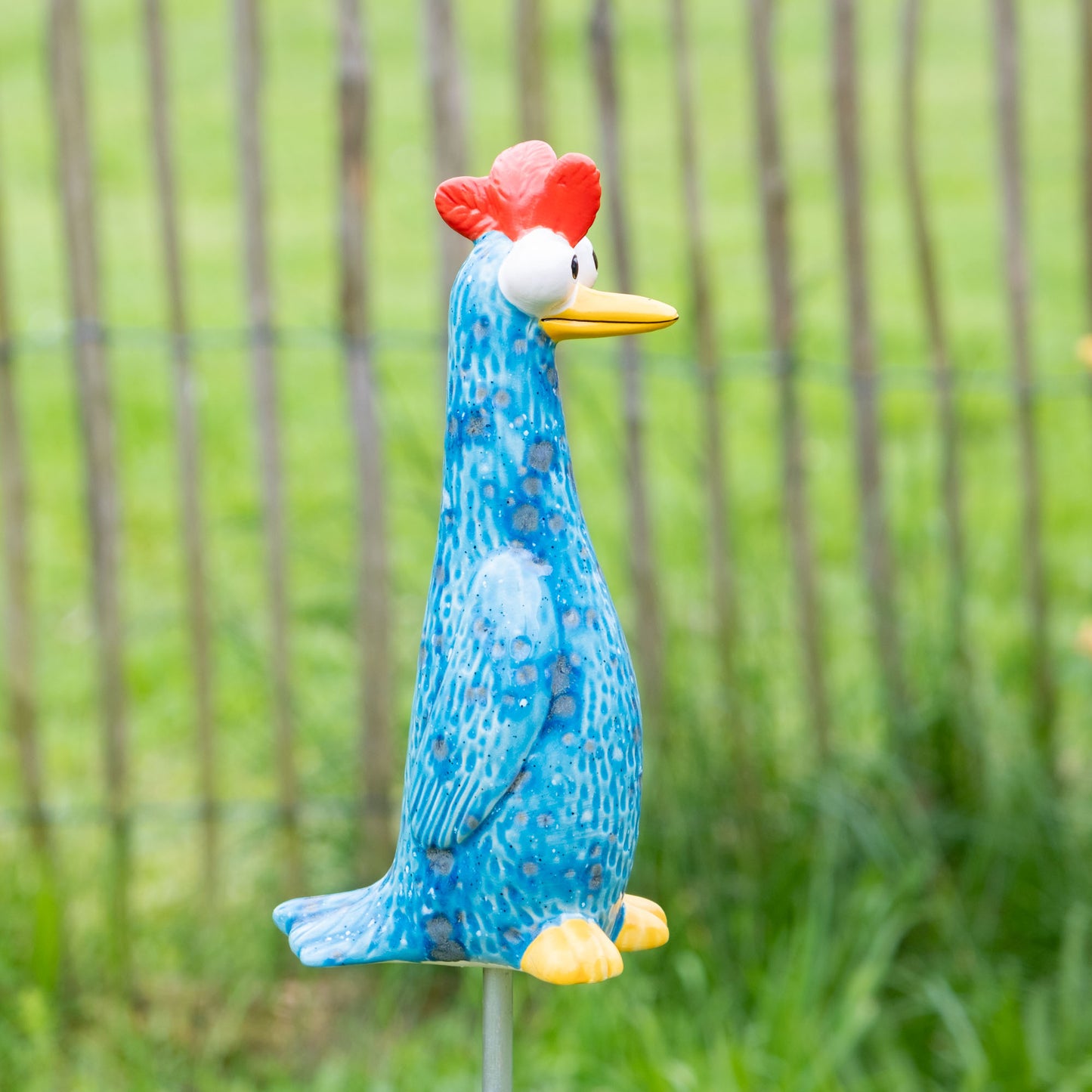 Tangoo Keramik Huhn blau für den Garten, Gartenstecker