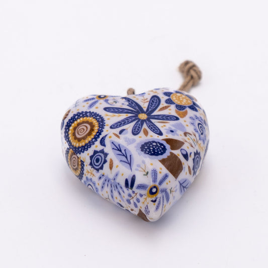 Deko Herz aus Mangoholz mit blauem Blumenmuster