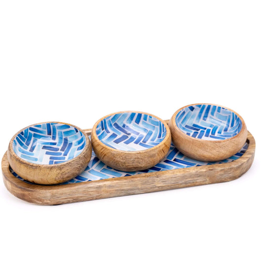Tablett aus Mangoholz mit drei Schalen, blaue Streifen