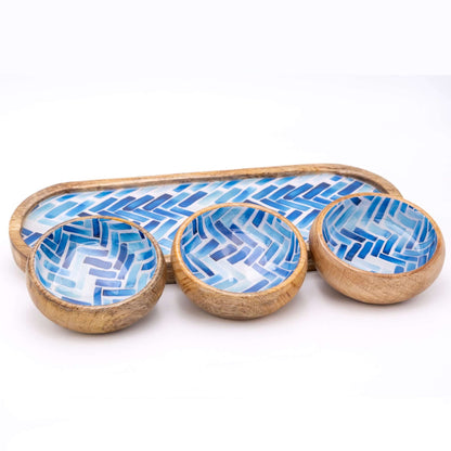 Tablett aus Mangoholz mit drei Schalen, blaue Streifen