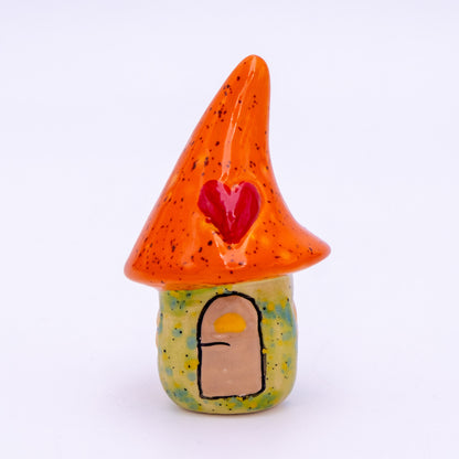 Wichtel Haus Keramik mit Herz Grün-Orange – 10 cm