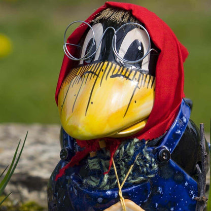 Tangoo Keramik Rabe "Oma" blaue Schürze für den Garten / Gartendeko / Gartenfigur